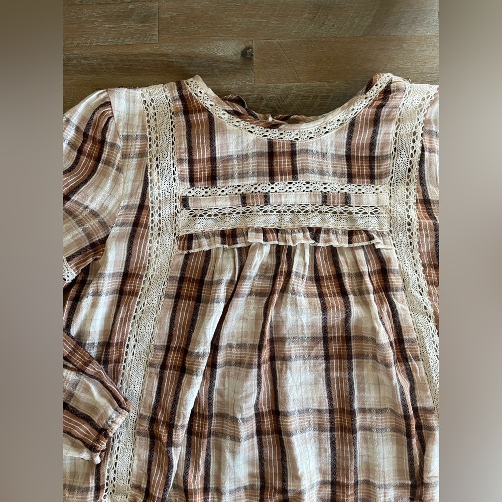 Long sleeve ruffled top